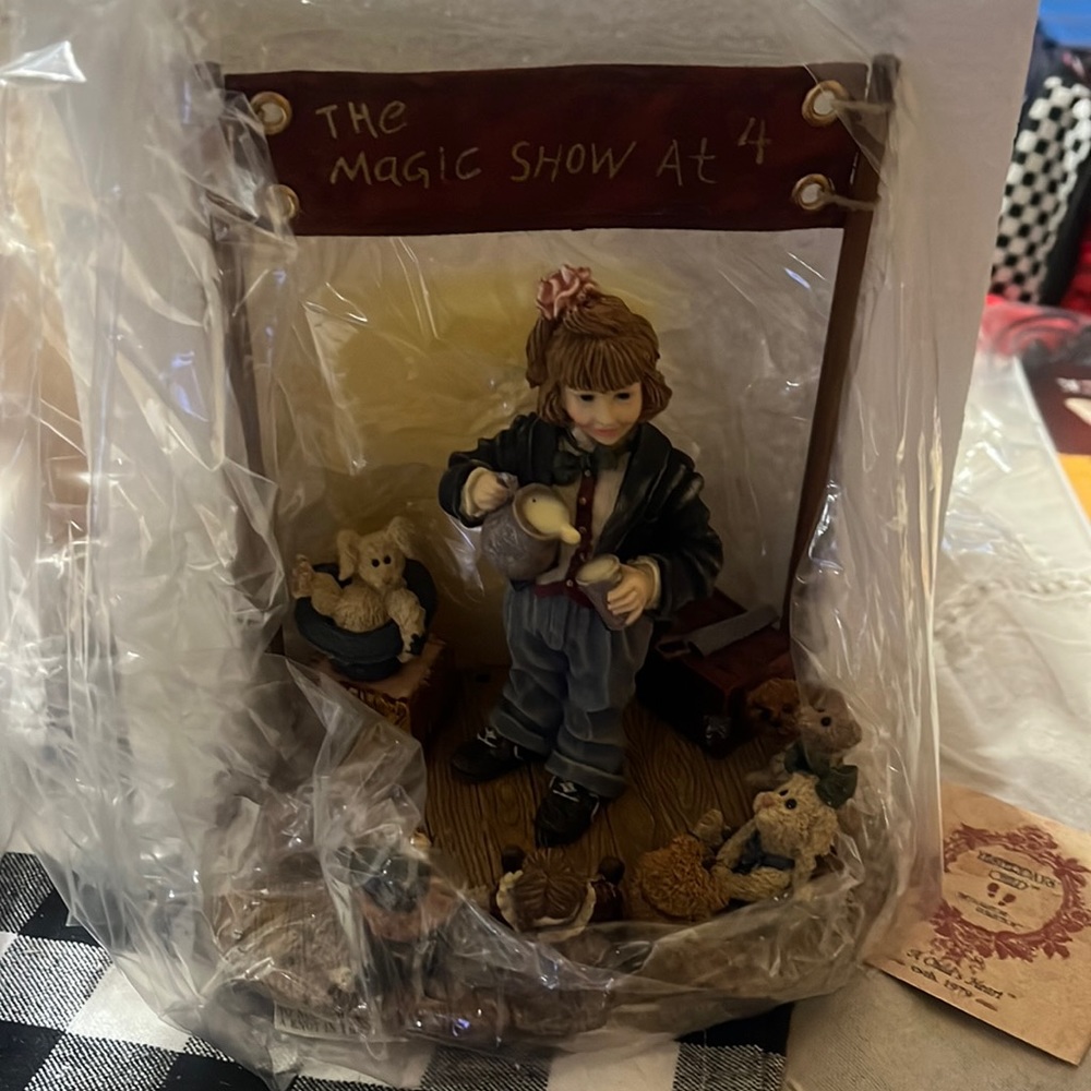NIB Boyd’s Bears Collection
